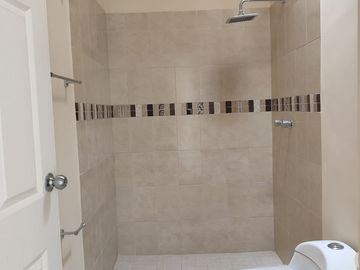 CASA EN VENTA UBICADA EN FRACCIONAMIETO REAL VIZCAYA, TECAMAC. ¡LISTA PARA HABITAR, SE ACEPTAN CREDITOS!