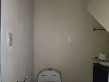 CASA EN VENTA UBICADA EN FRACCIONAMIETO REAL VIZCAYA, TECAMAC. ¡LISTA PARA HABITAR, SE ACEPTAN CREDITOS!