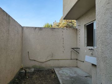 CASA EN VENTA UBICADA EN FRACCIONAMIETO REAL VIZCAYA, TECAMAC. ¡LISTA PARA HABITAR, SE ACEPTAN CREDITOS!