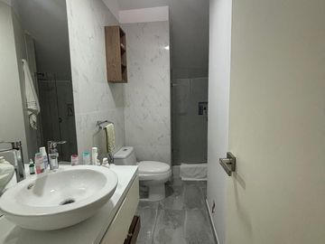VENDO DUPLEX DE 186M2 + COCHERA EN URB. LAS LOMAS DE LA MOLINA
