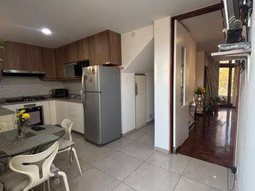 VENDO DUPLEX DE 186M2 + COCHERA EN URB. LAS LOMAS DE LA MOLINA