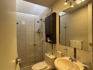 VENDO DUPLEX DE 186M2 + COCHERA EN URB. LAS LOMAS DE LA MOLINA