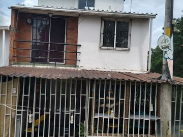 Venta Casa Esquinera de 3 niveles con local para negocio Hacienda Cuba-Pereira