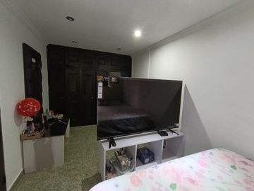 Venta Casa Esquinera de 3 niveles con local para negocio Hacienda Cuba-Pereira