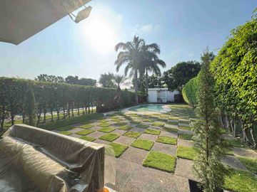 ¡Exclusiva Villa Moderna en Isla Mocolí! 🏡✨