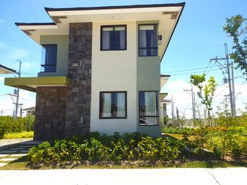 House and lot for sale in Vermosa Cavite daang hari