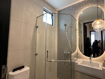 Vola Sutera Rasuna. Rumah Modern Nyaman Aman Dekat Alam Sutera