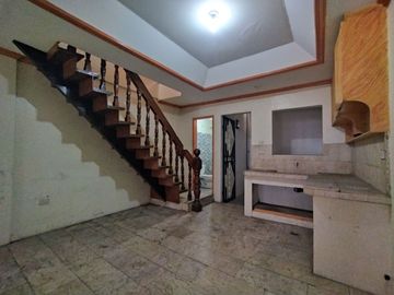 2 floors, 120 sqm Townhouse along Vicente Cruz street, Sampaloc Manila for sale