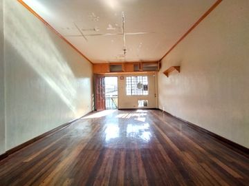 2 floors, 120 sqm Townhouse along Vicente Cruz street, Sampaloc Manila for sale