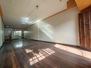2 floors, 120 sqm Townhouse along Vicente Cruz street, Sampaloc Manila for sale
