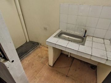 2 floors, 120 sqm Townhouse along Vicente Cruz street, Sampaloc Manila for sale