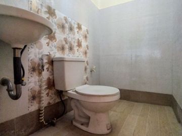 2 floors, 120 sqm Townhouse along Vicente Cruz street, Sampaloc Manila for sale