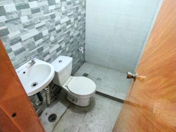 2 floors, 120 sqm Townhouse along Vicente Cruz street, Sampaloc Manila for sale