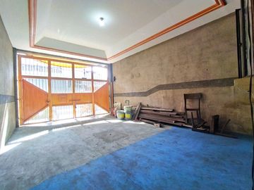 2 floors, 120 sqm Townhouse along Vicente Cruz street, Sampaloc Manila for sale