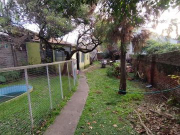 Castelar Sur - Venta - Casa + Depto en planta alta