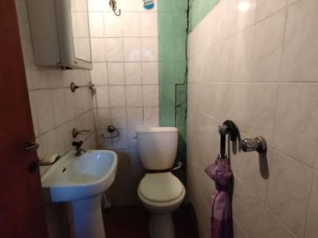 Castelar Sur - Venta - Casa + Depto en planta alta