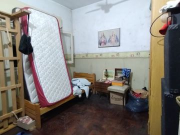 Castelar Sur - Venta - Casa + Depto en planta alta