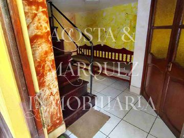 EN VENTA: Local comercial de un piso en excelente UBICACIÓN
Jirón Bolognesi - Trujillo
