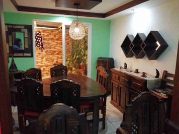 Casa de venta de 4 dormitorios en el norte de Quito