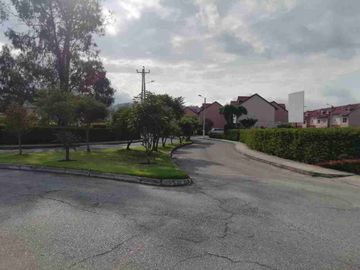 Casa de venta de 4 dormitorios en el norte de Quito