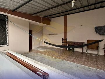 Urb. Las Guaduas