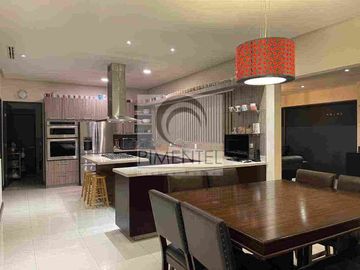 Casa en Venta en La Herradura, golf