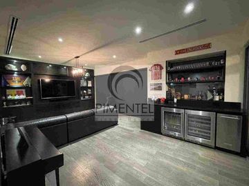 Casa en Venta en La Herradura, golf
