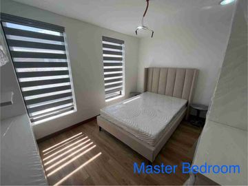 HOUSE FOR SALE in Crescent Ville Subdv North Casuntingan Mandaue Cebu