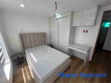 HOUSE FOR SALE in Crescent Ville Subdv North Casuntingan Mandaue Cebu