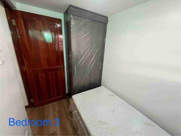 HOUSE FOR SALE in Crescent Ville Subdv North Casuntingan Mandaue Cebu