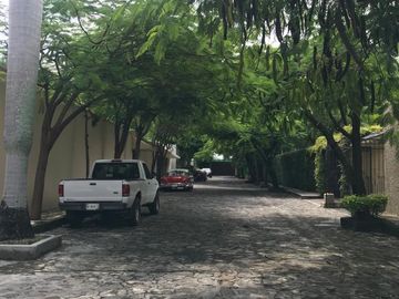 En privada con vigilancia