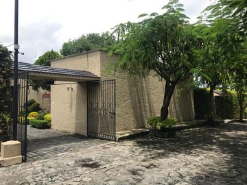 En privada con vigilancia