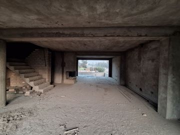 SE VENDE CASA EN EL GOLF DE HUAMPANI 2DA ETAPA