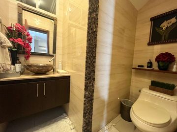 VENDO IMPECABLE Y MARAVILLOSA CASA!!!