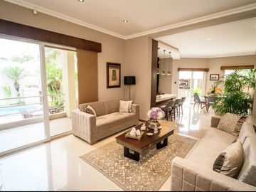 VENDO IMPECABLE Y MARAVILLOSA CASA!!!
