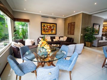 VENDO IMPECABLE Y MARAVILLOSA CASA!!!