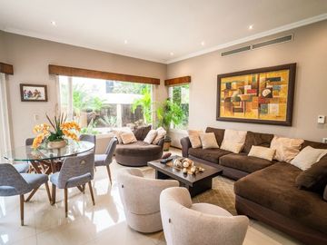 VENDO IMPECABLE Y MARAVILLOSA CASA!!!