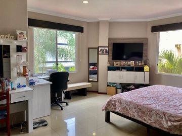 VENDO IMPECABLE Y MARAVILLOSA CASA!!!