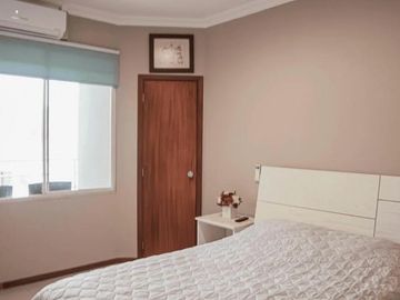 VENDO IMPECABLE Y MARAVILLOSA CASA!!!
