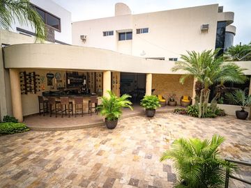 VENDO IMPECABLE Y MARAVILLOSA CASA!!!