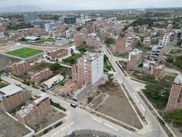 📍 Invierte cerca a la Universidad Señor de Sipán en Urb. Los Sauces – Terreno de 118 m²