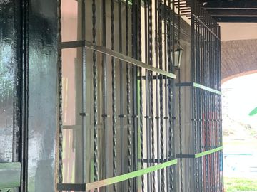 Propiedad Única con Doble Acceso, Uso Mixto y Arquitectura con Valor Patrimonial