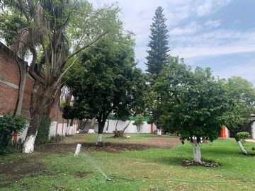 Propiedad Única con Doble Acceso, Uso Mixto y Arquitectura con Valor Patrimonial