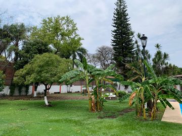 Propiedad Única con Doble Acceso, Uso Mixto y Arquitectura con Valor Patrimonial