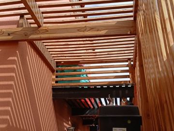 Se vende casa hermosa de 2 pisos, remodelada, cómoda y bien ubicada, Santiago Humberstone 286