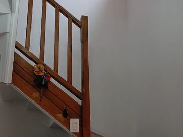 Se vende casa hermosa de 2 pisos, remodelada, cómoda y bien ubicada, Santiago Humberstone 286