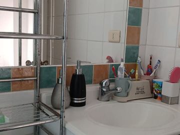 Se vende casa hermosa de 2 pisos, remodelada, cómoda y bien ubicada, Santiago Humberstone 286