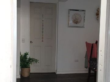 Se vende casa hermosa de 2 pisos, remodelada, cómoda y bien ubicada, Santiago Humberstone 286