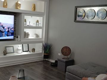 Se vende casa hermosa de 2 pisos, remodelada, cómoda y bien ubicada, Santiago Humberstone 286