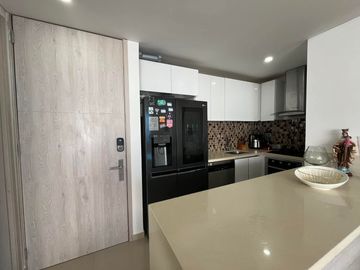Se Vende o Arrienda Espectacular Apartamento frente al mar.